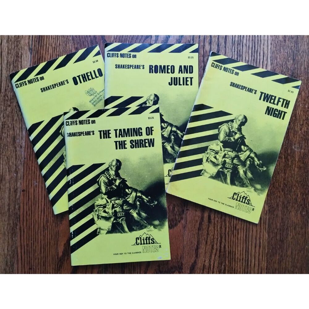 A Lot of 4 Cliff Notes Books (Shakespeare) in Good Condition